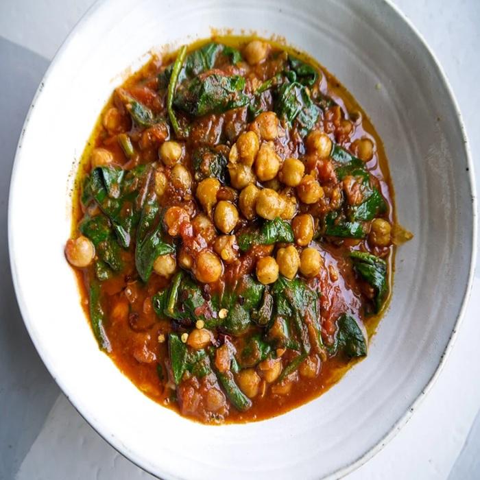 Chickpea, chorizo & spinach stew